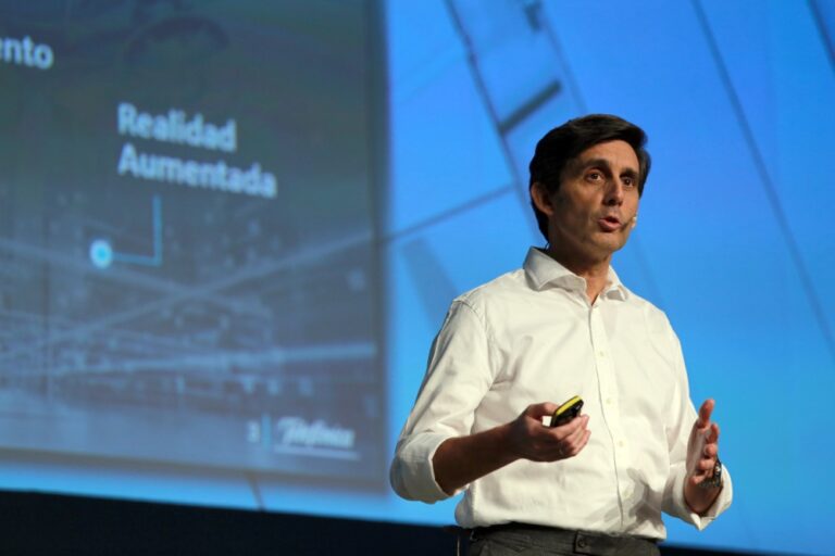 Álvarez-Pallete voted in for another four years