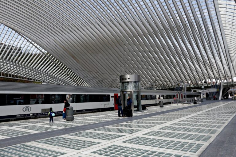 Belgian railway renews with Orange Belgium for IoT and connectivity