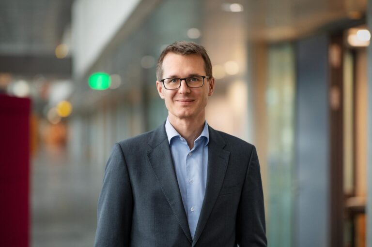 Swisscom selects AWS as public cloud provider for its enterprise IT