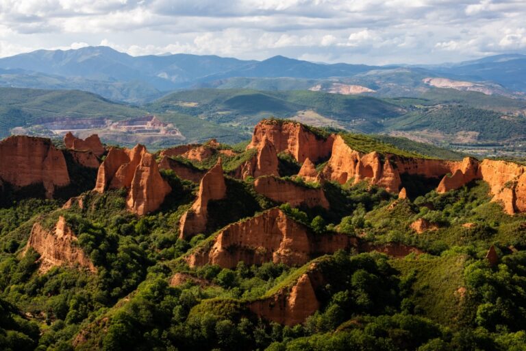 Altnet Adamo secures €600m to expand fibre to rural Spain