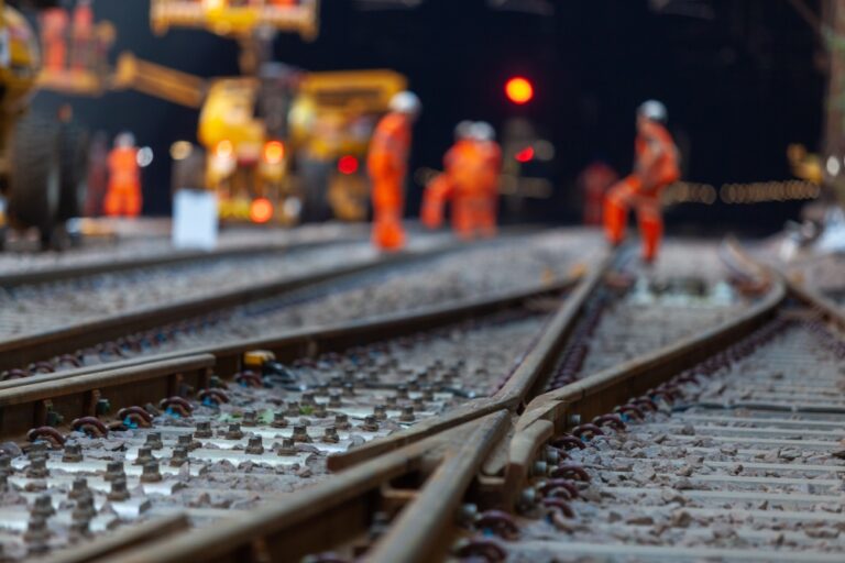 Swisscom wins Microsoft Global IoT Award for digitalisation of rail construction