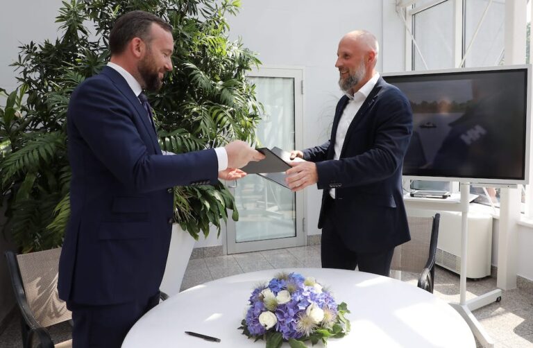 Latvia investigates 5G across the Baltics for wartime and maritime