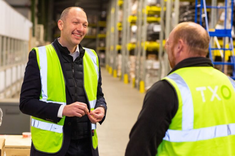 Telcos can fix network building supply chain with refurb kit – study