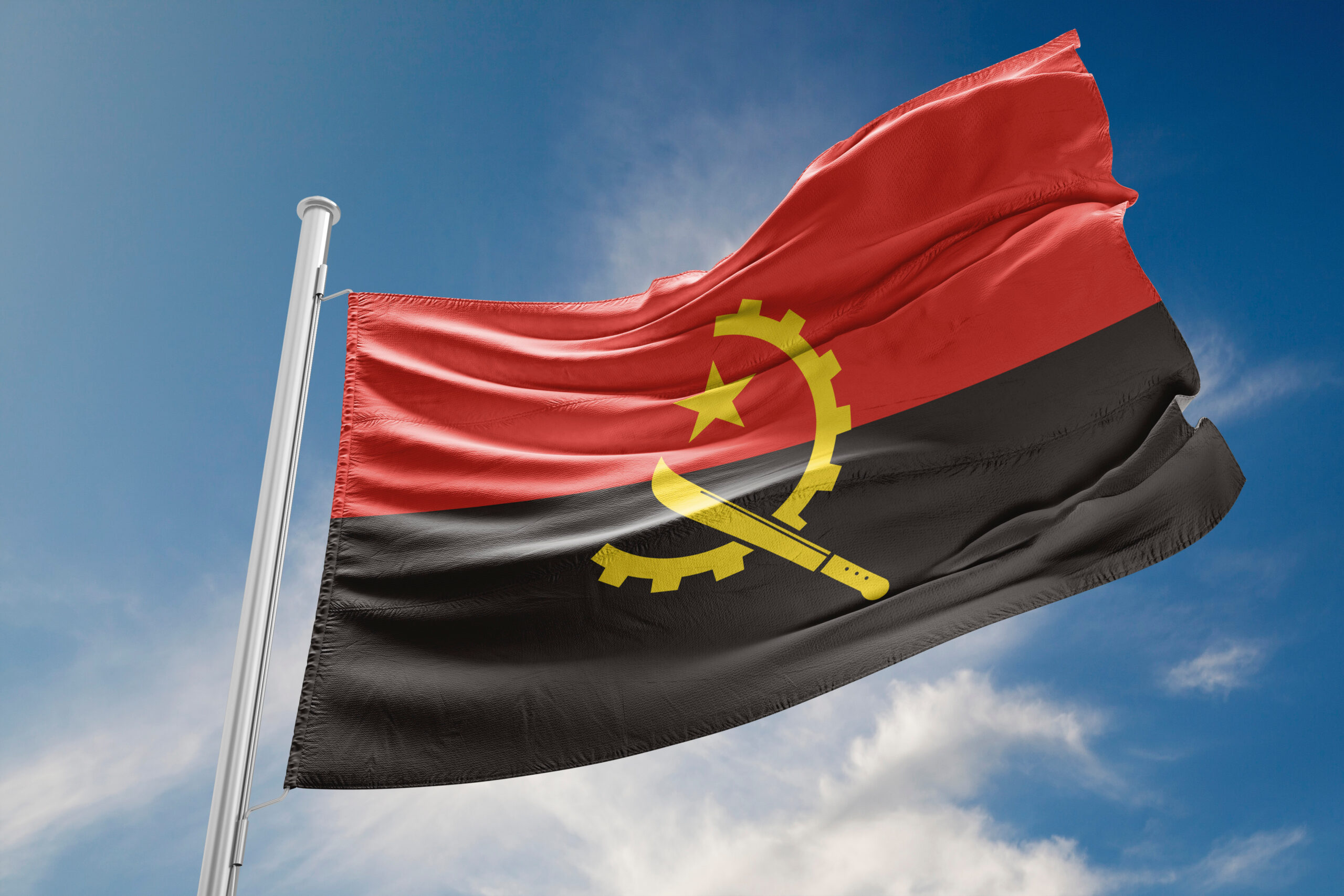 Eutelsat opens OneWeb earth station in Angola for services in W Africa - Mobile Europe