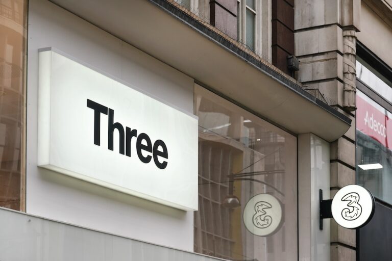 Three UK asks Ofcom to free up more 3.9GHz for 5G FWA