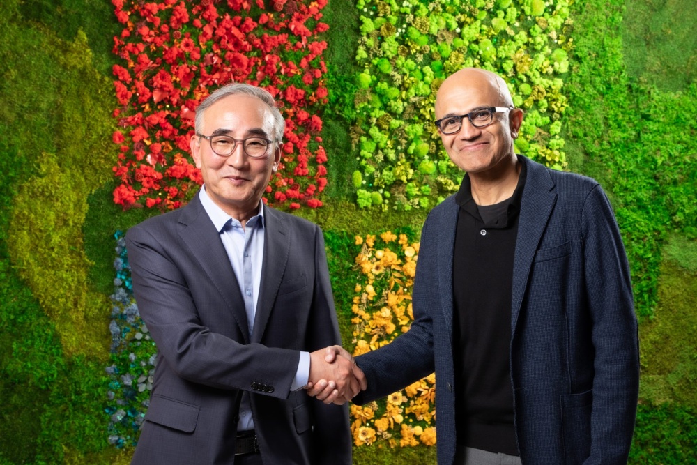 KT, Microsoft take ‘giant step’ to speed AI adoption in Korea
