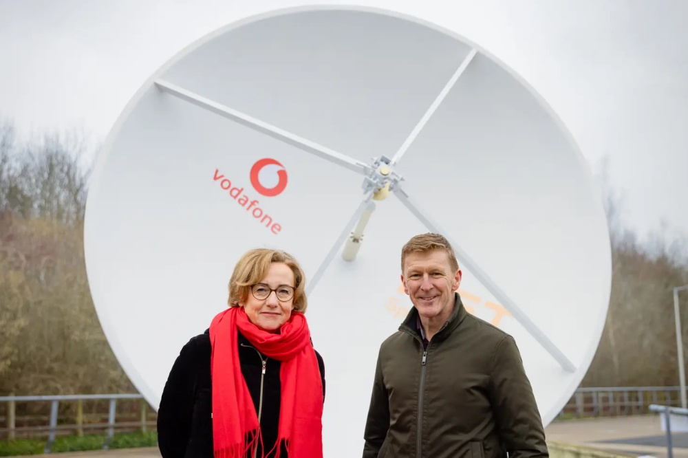 Tim Rolfing Satellite Vodafone claims first video call between LEO satellite and smart phone ...