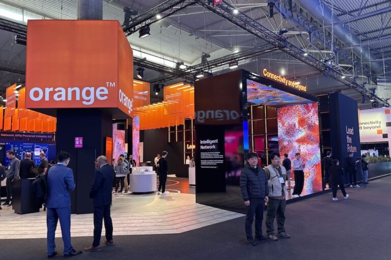 Orange says oui to multi-year Telesat LEOsat partnership